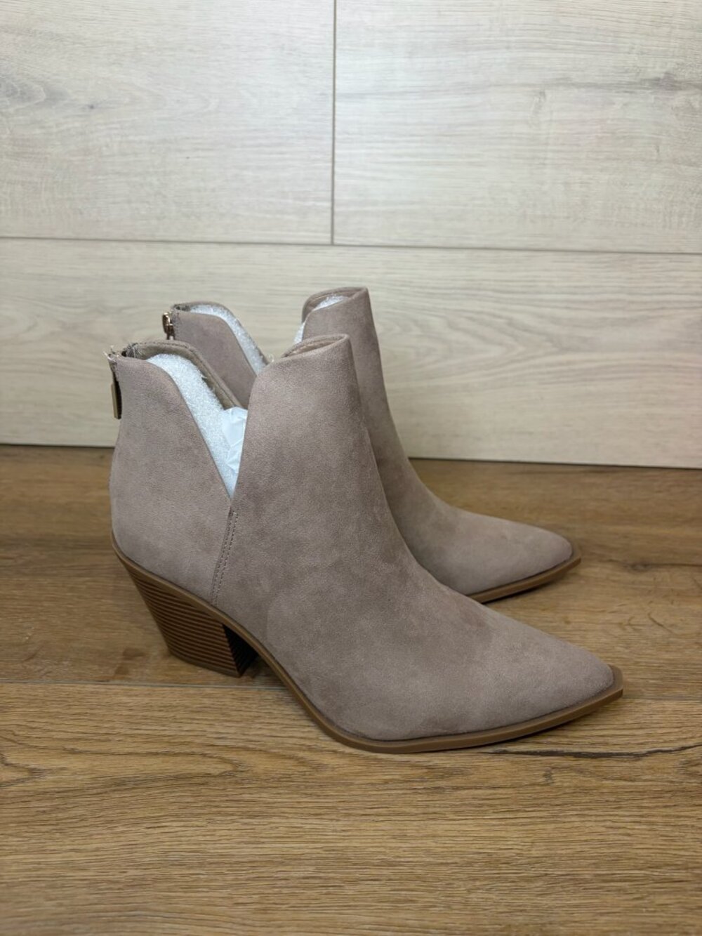 Wild Pair Leilani Khaki Pointed Toe Ankle Boots Size 8.5 M